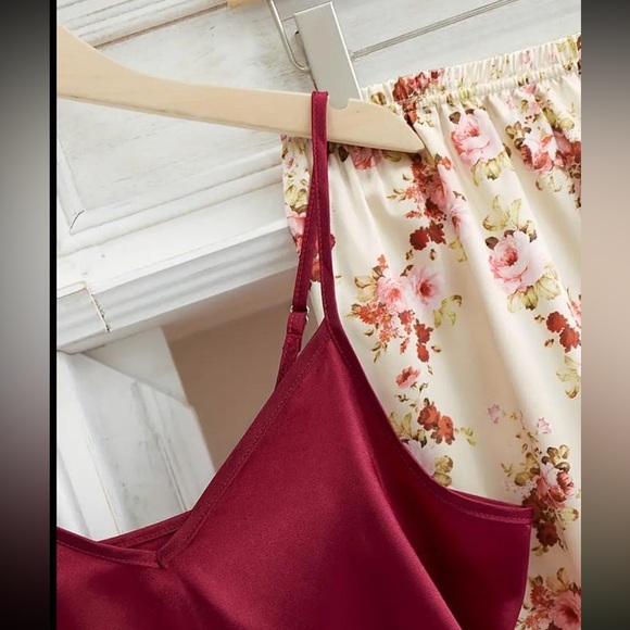 3 pieces of floral satin pajama - Picture 4 of 8